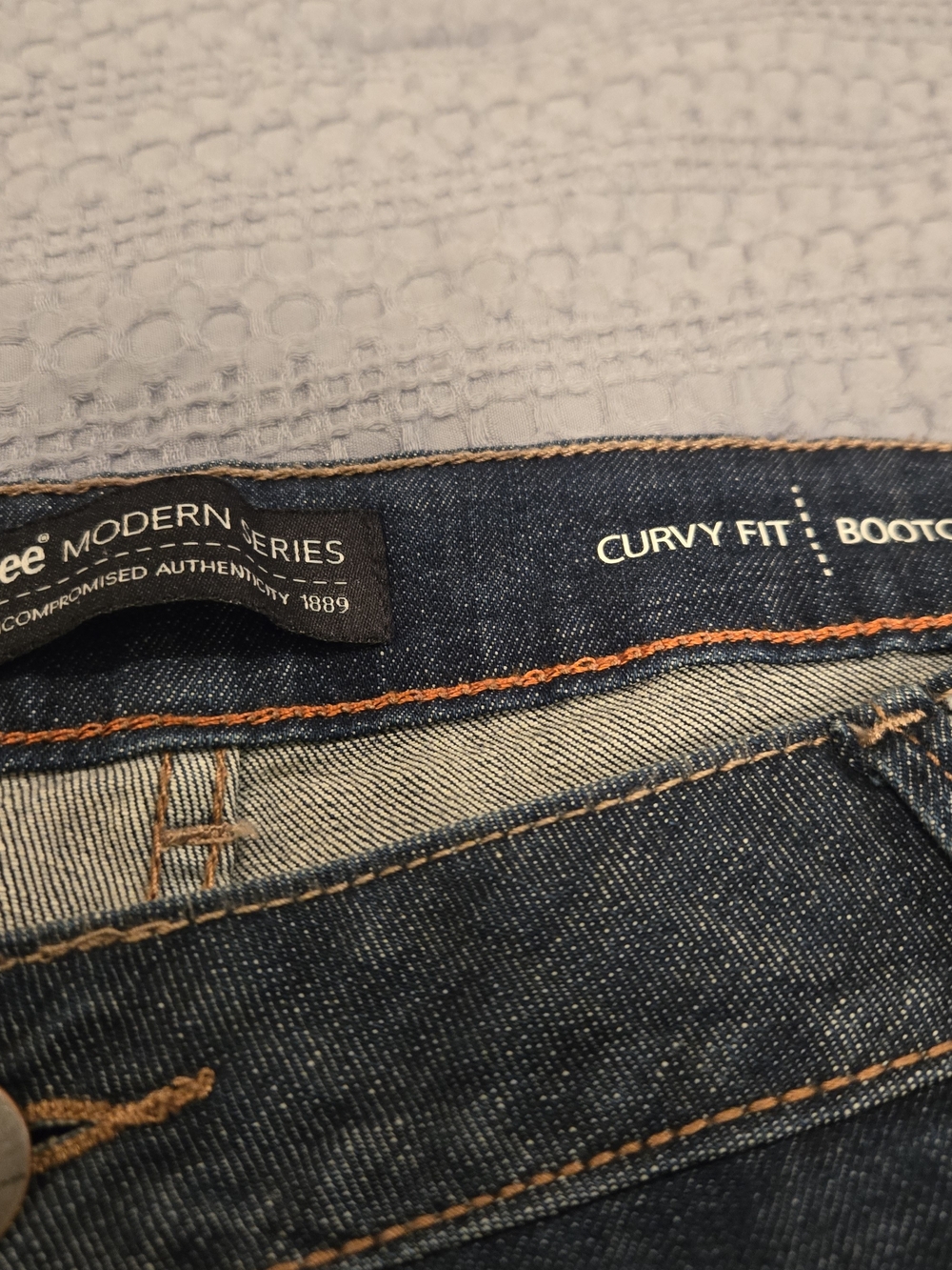 Lee Modern Series Curvy Fit Bootcut Jeans — Dark Wash — Size 20W Petite - Picture 4 of 5